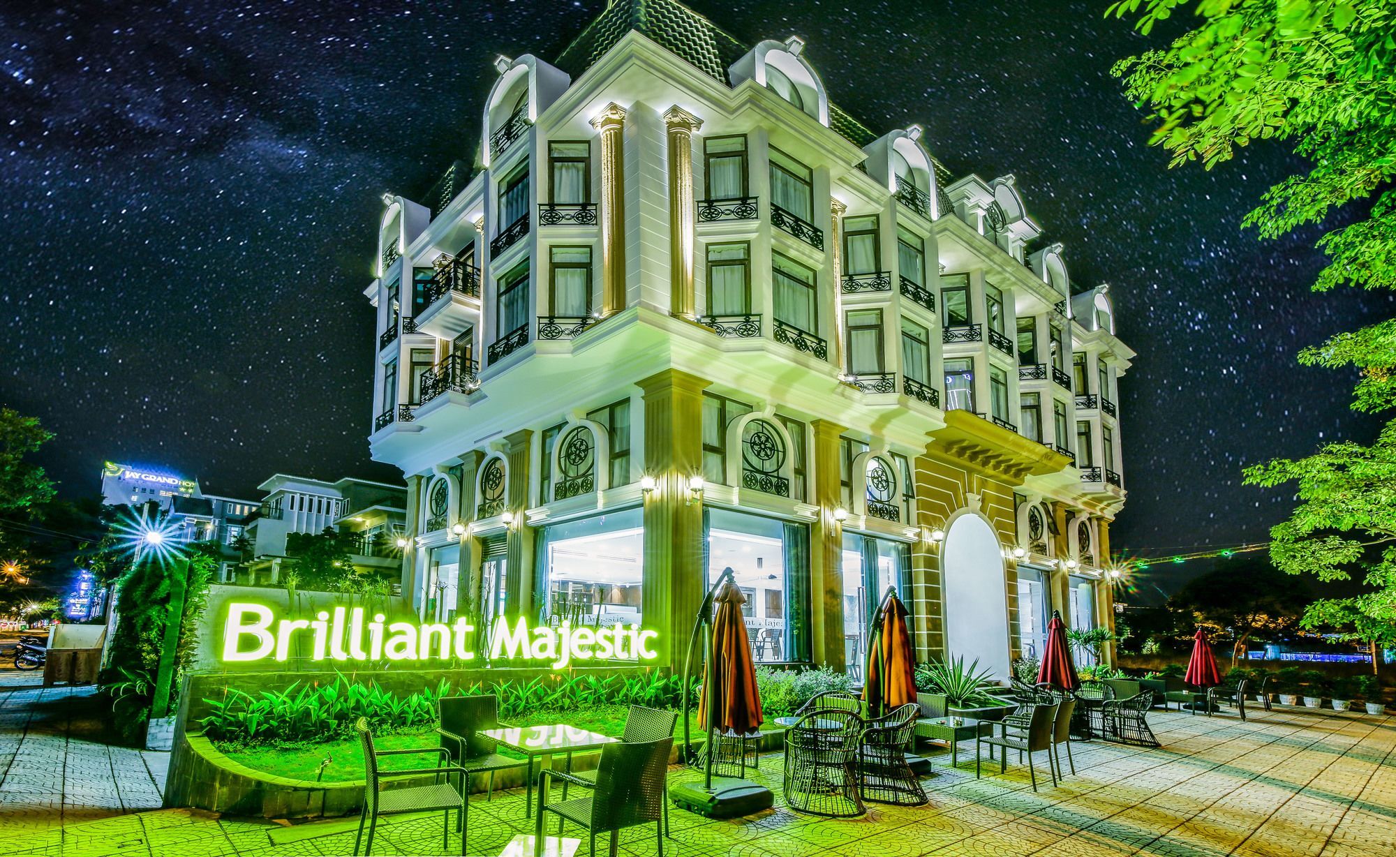 Capital O 781 Brilliant Majestic Hotel Дананг Экстерьер фото
