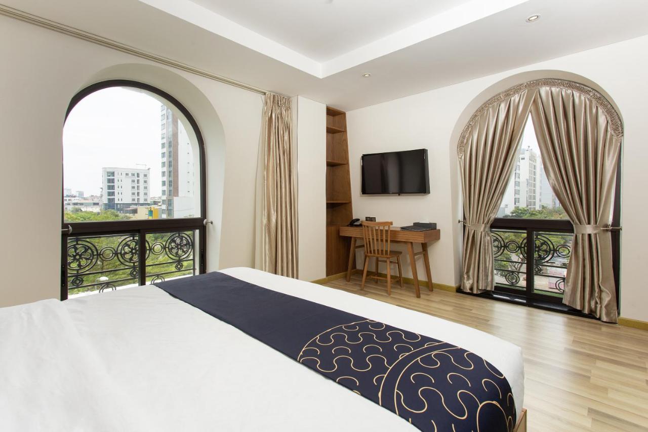 Capital O 781 Brilliant Majestic Hotel Дананг Экстерьер фото